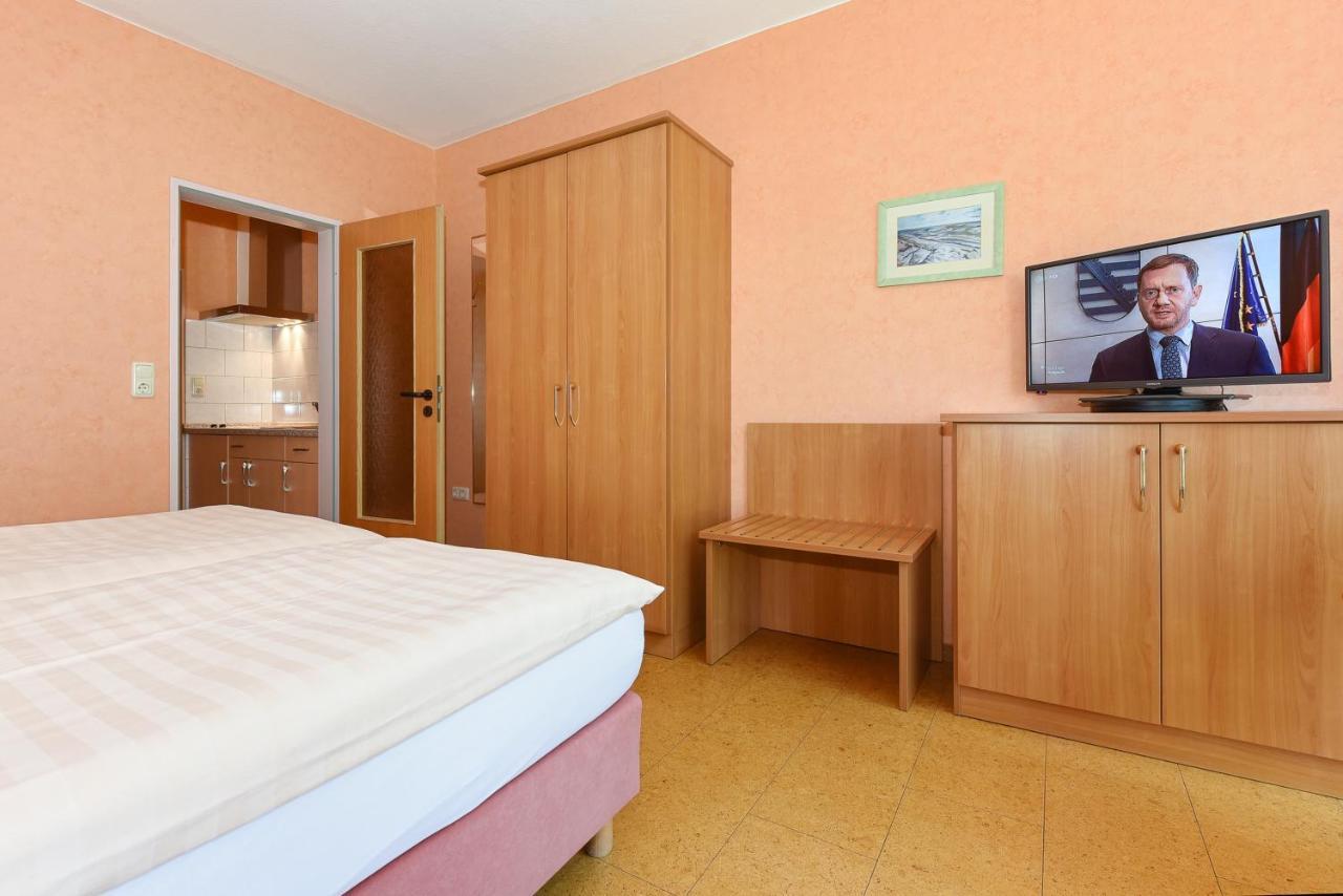 Hotel-Pension Altes Siel Bensersiel Exterior foto