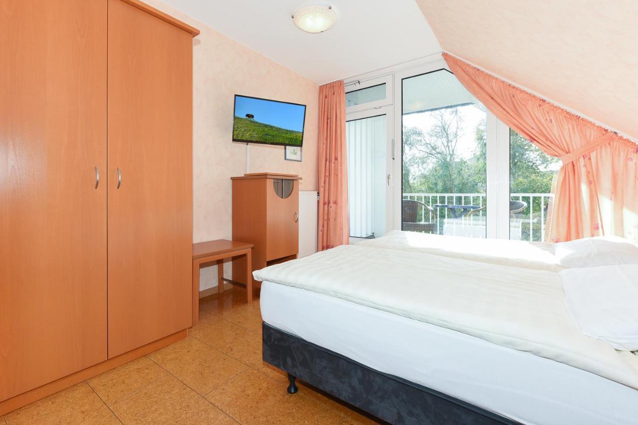 Hotel-Pension Altes Siel Bensersiel Exterior foto